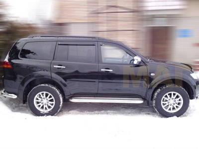 Пороги с площадкой алюминиевый лист 53 мм Технотек для Mitsubishi Pajero Sport 2013-2016