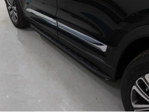 Пороги алюминиевые с пластиковой накладкой карбон черные для Chery Tiggo 8 № CHERTIG820-31BL
