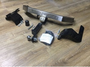 Фаркоп ТСС надпись Excalibur для Toyota Land Cruiser 200 Excalibur № TCU00095